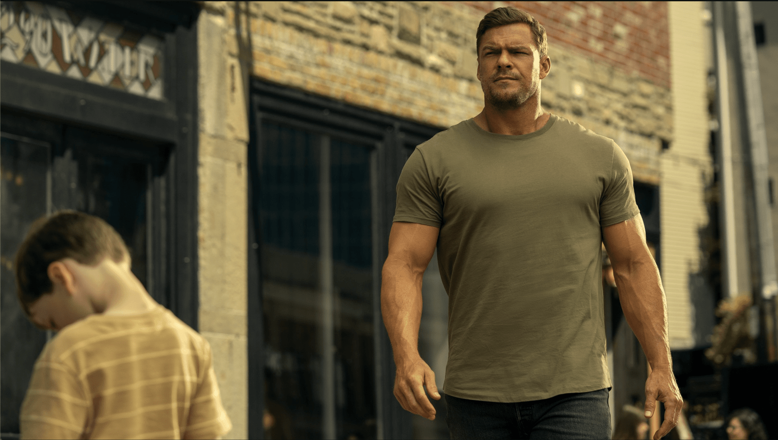 ‘Reacher’ Season 4 to Tackle Terror Plots and Subway Shocks, Lee Child’s Gone Tomorrow Alan Ritchson Amazon Prime Video